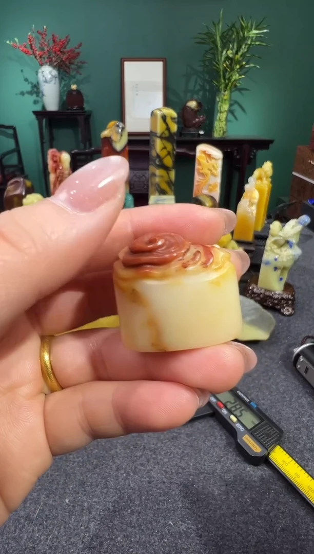 【闪购商品】寿山石芙蓉灵芝雕钮