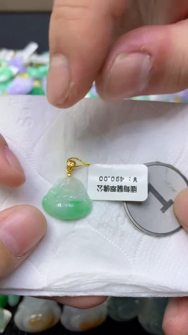 颈饰未镶嵌翡翠天然缅甸翡翠A货