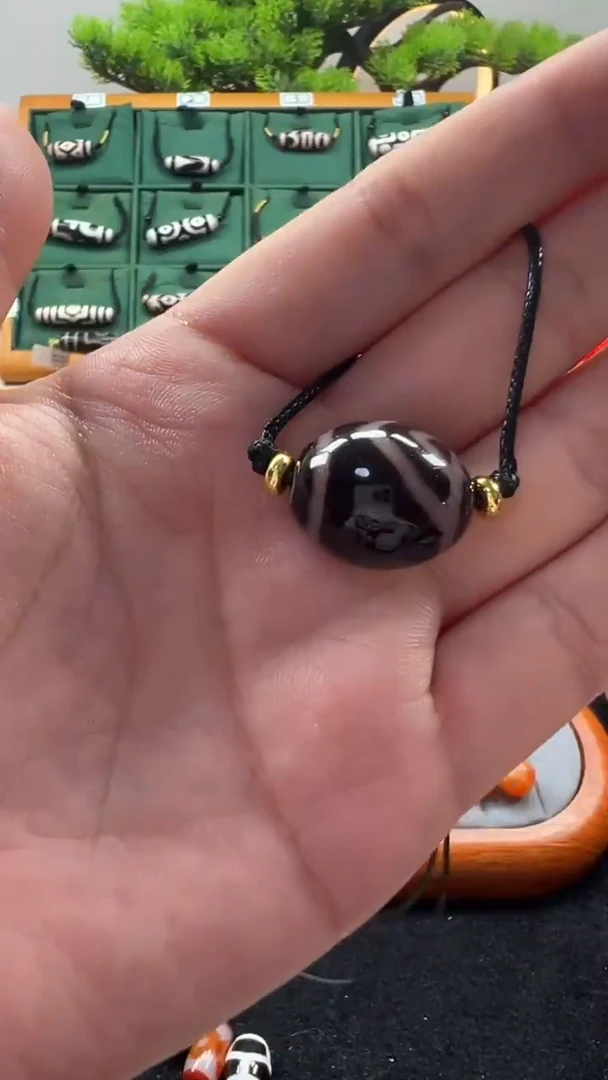 玛瑙/玉髓（覆膜）颈饰未镶嵌45.（微瑕随机发货）