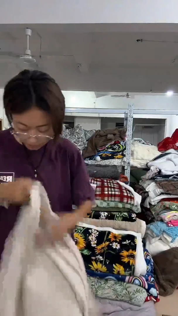 法兰绒056   1.4*2瑕疵