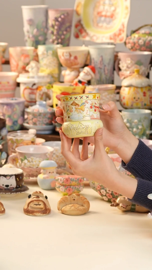 摆件陶景德镇釉下彩手绘设计师款陶瓷