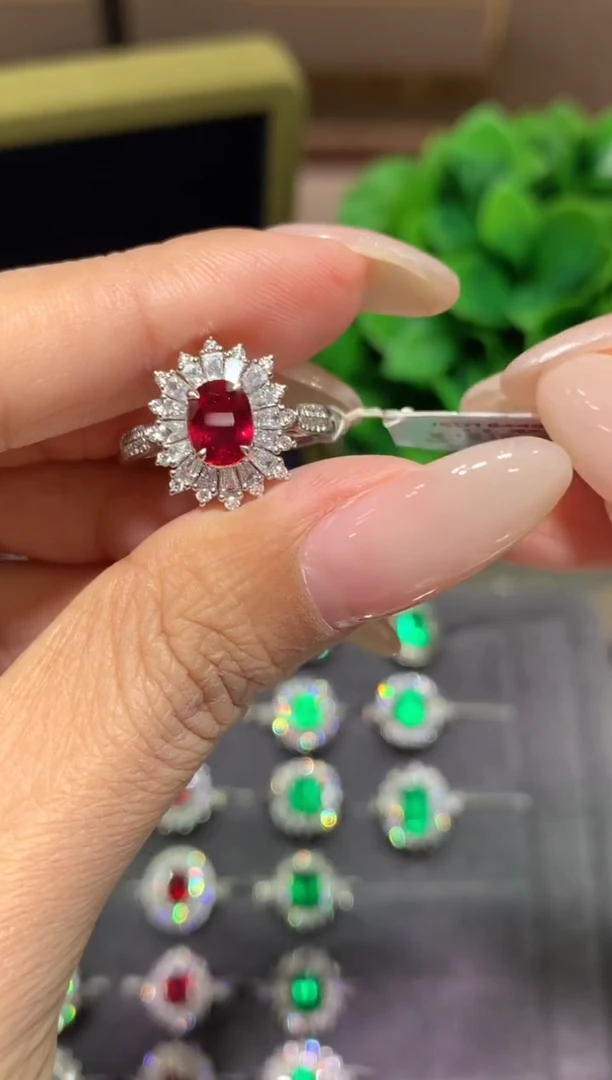 18K金镶嵌戒指红宝石1.04ct