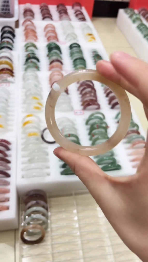 未镶嵌手镯石英质玉7-52