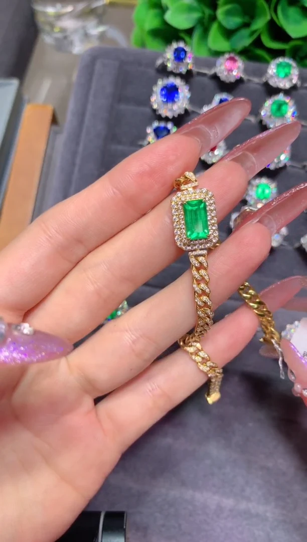 18K金镶嵌手链祖母绿2.01CT