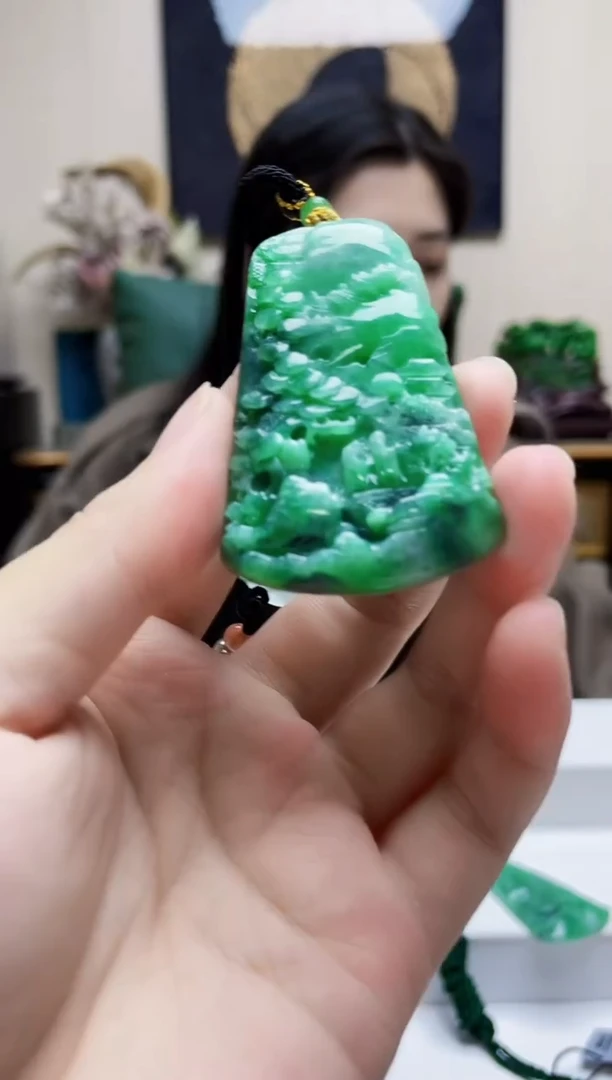 未镶嵌定制翡翠吊坠95
