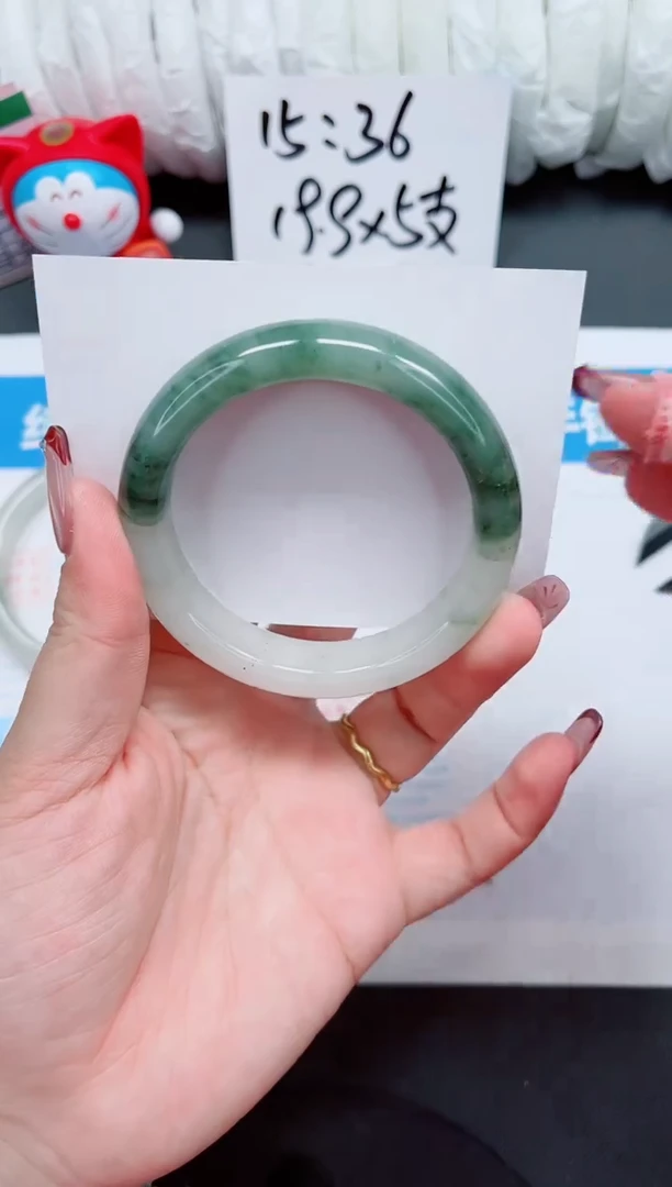 【闪购商品】石英质玉手镯未镶嵌10