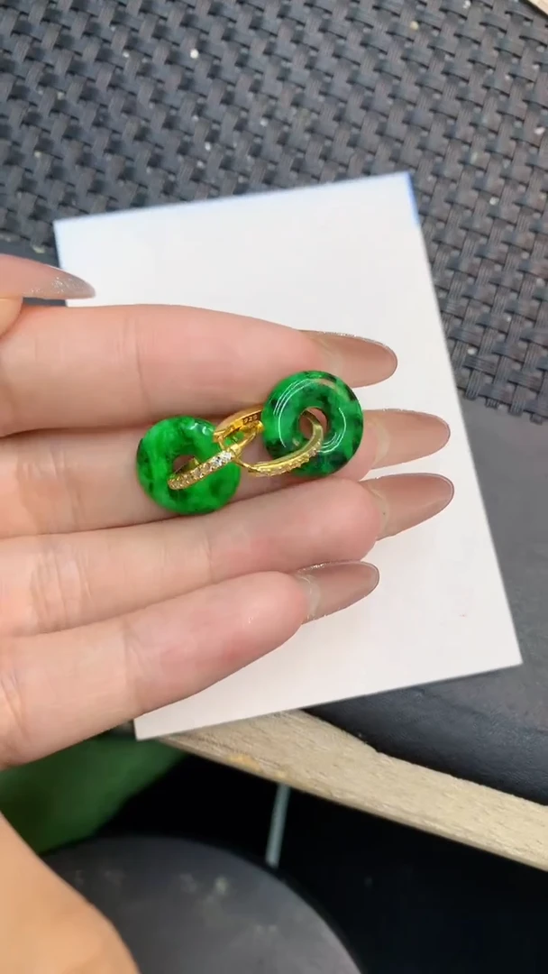 颈饰未镶嵌翡翠1