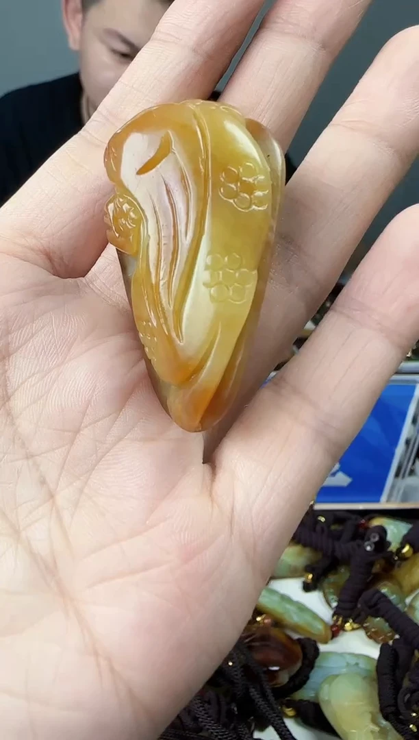 和田玉未镶嵌颈饰1