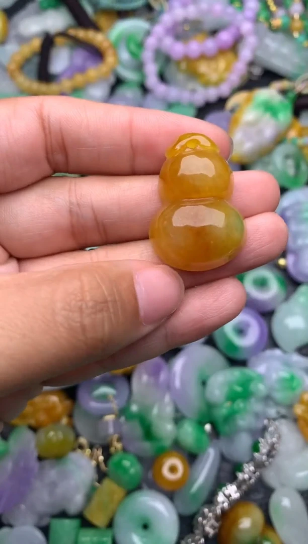 颈饰未镶嵌翡翠缅甸翡翠吊坠