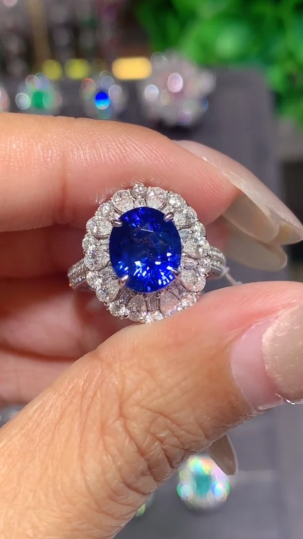 戒指蓝宝石18K金镶嵌4.05CT