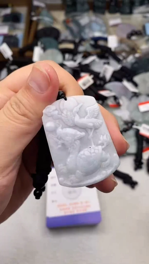 翡翠未镶嵌颈饰涛****宁 多样性发其一