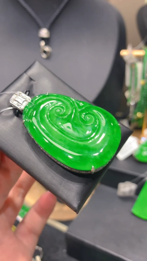 颈饰银S925镶嵌翡翠33一季