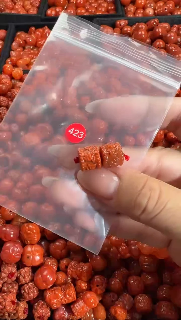 颈饰未镶嵌南红玛瑙1