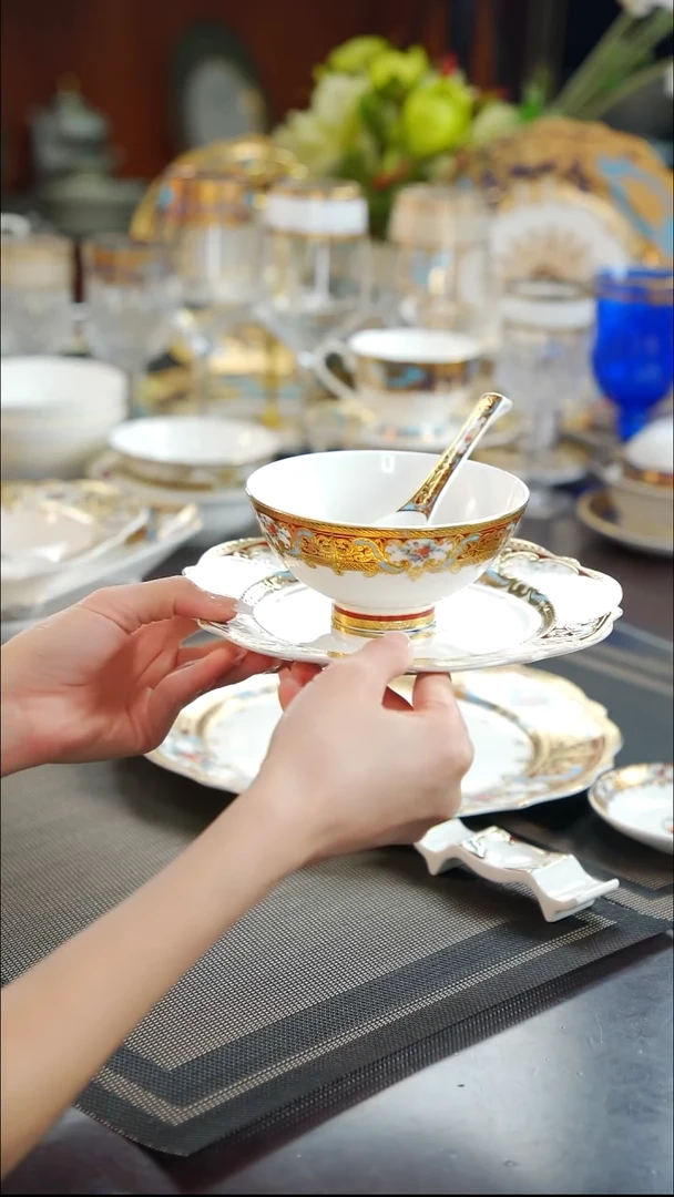 瓷片8寸骨碟+4.75寸饭碗+小勺  各一个