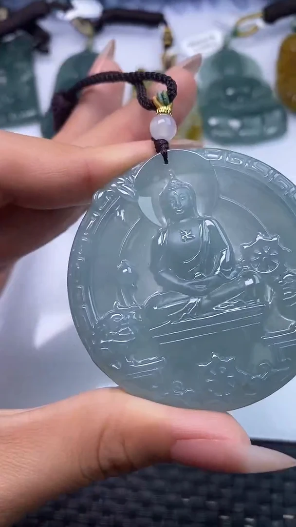 颈饰未镶嵌翡翠