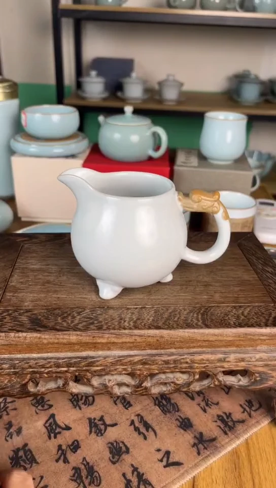 杯月白龙头三足公道杯裸发