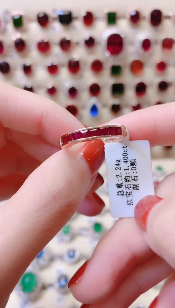 18K金镶嵌戒指红宝石1