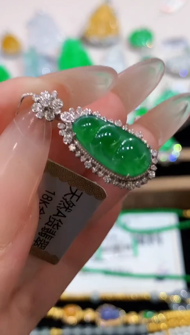 吊坠(不含链)18K金镶嵌翡翠SY多样性发其一