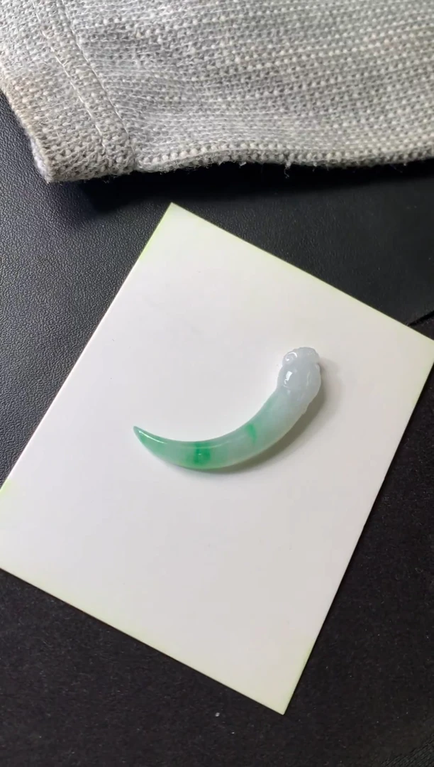 定制翡翠未镶嵌龙牙 666+66