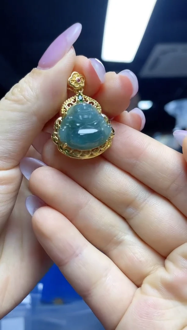 翡翠未镶嵌颈饰（多样性发一件）