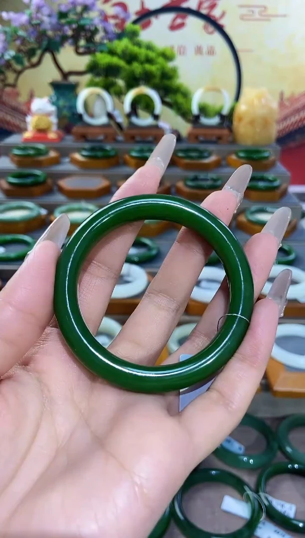 【闪购商品】和田玉手镯未镶嵌俄罗斯老坑碧玉手镯