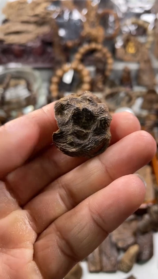 沉香沉香碎屑达拉干  沉香2.4