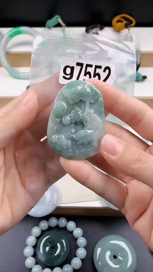 颈饰未镶嵌翡翠天然翡翠吊坠挂件