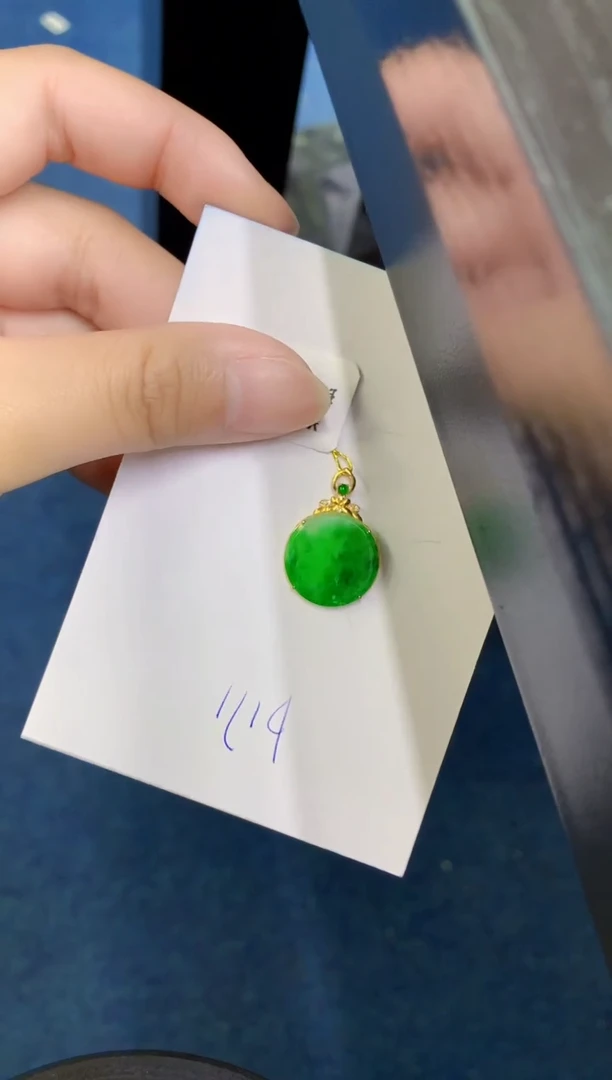 翡翠18K金镶嵌颈饰000000000