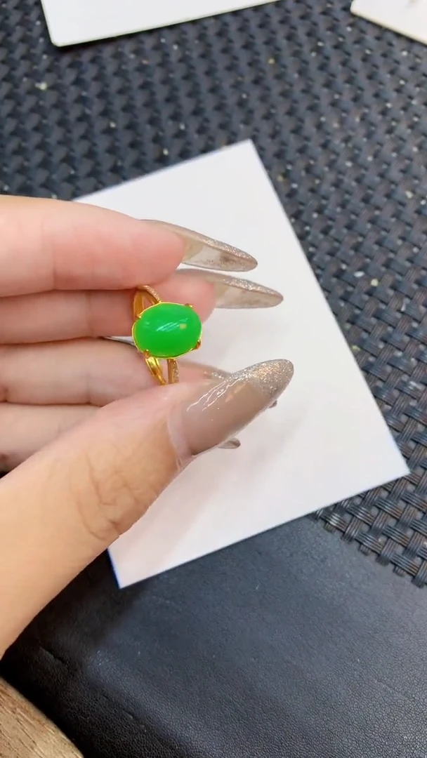 颈饰未镶嵌翡翠1