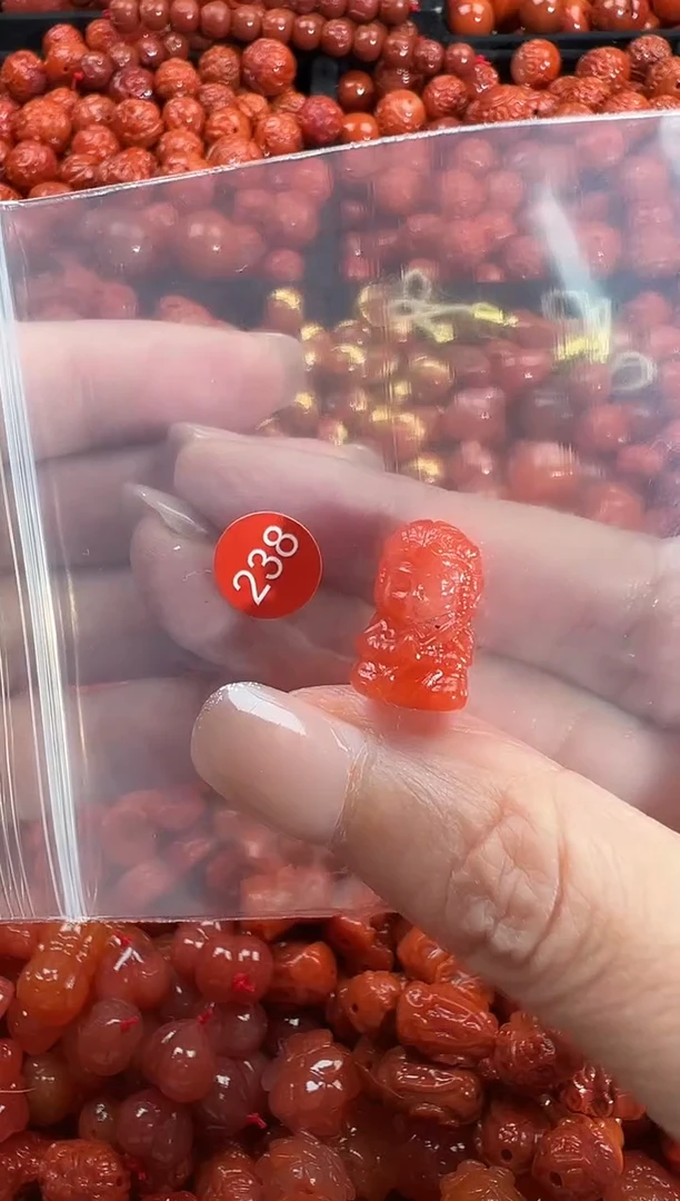 颈饰未镶嵌南红玛瑙1