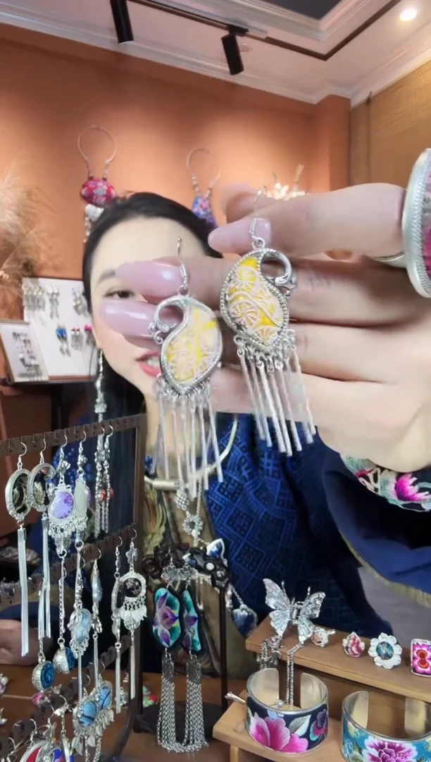 【闪购商品】刺绣纯手工耳环民族风