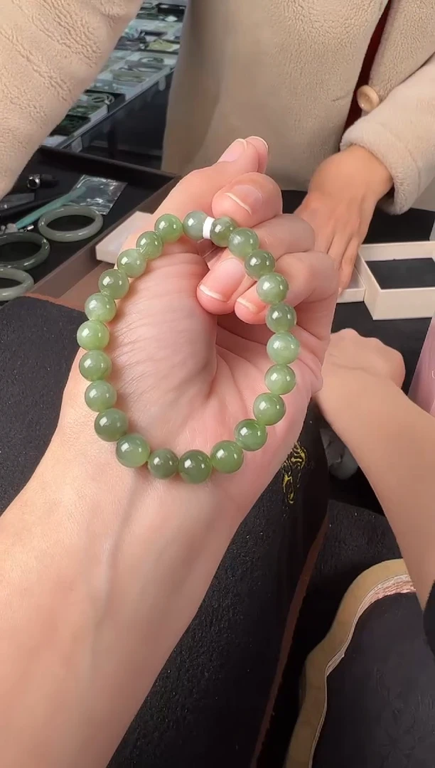 未镶嵌手链和田玉多样性发1