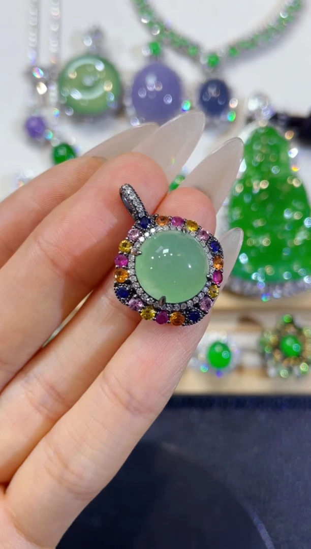 吊坠(不含链)18K金镶嵌翡翠团购3