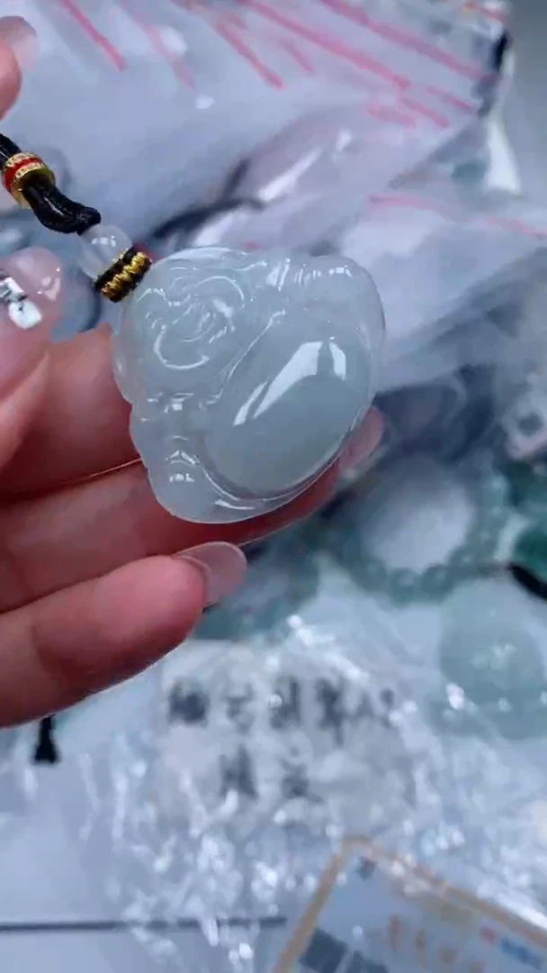 颈饰未镶嵌翡翠吊坠