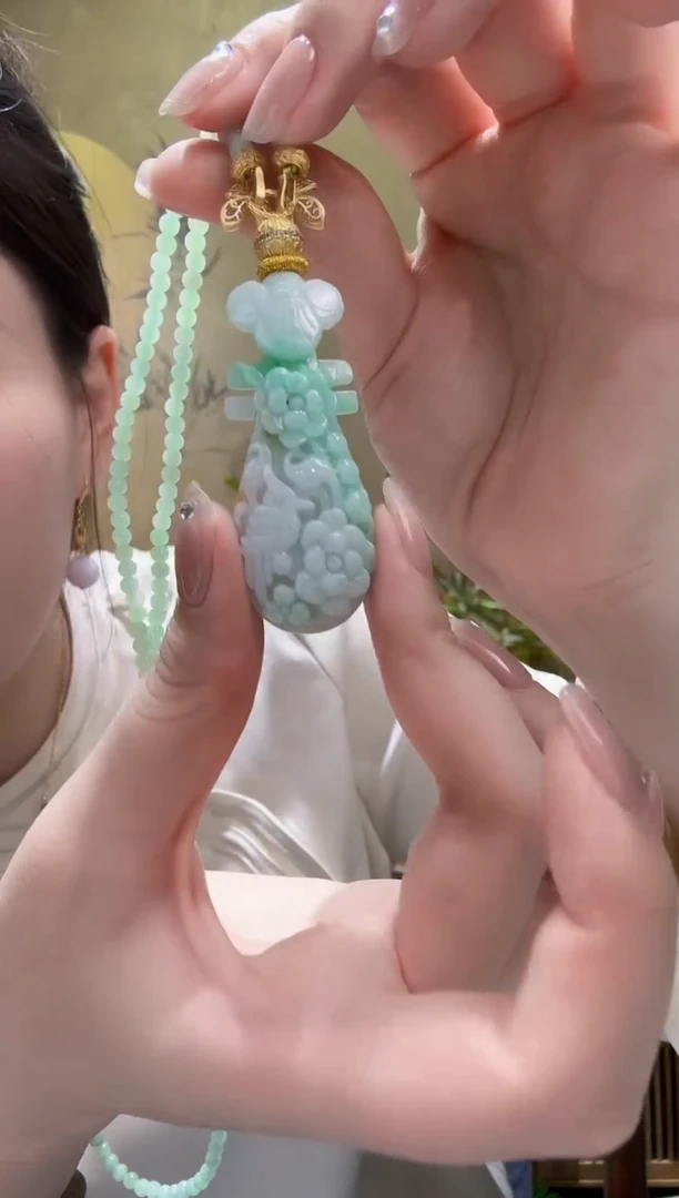 翡翠未镶嵌颈饰吊坠