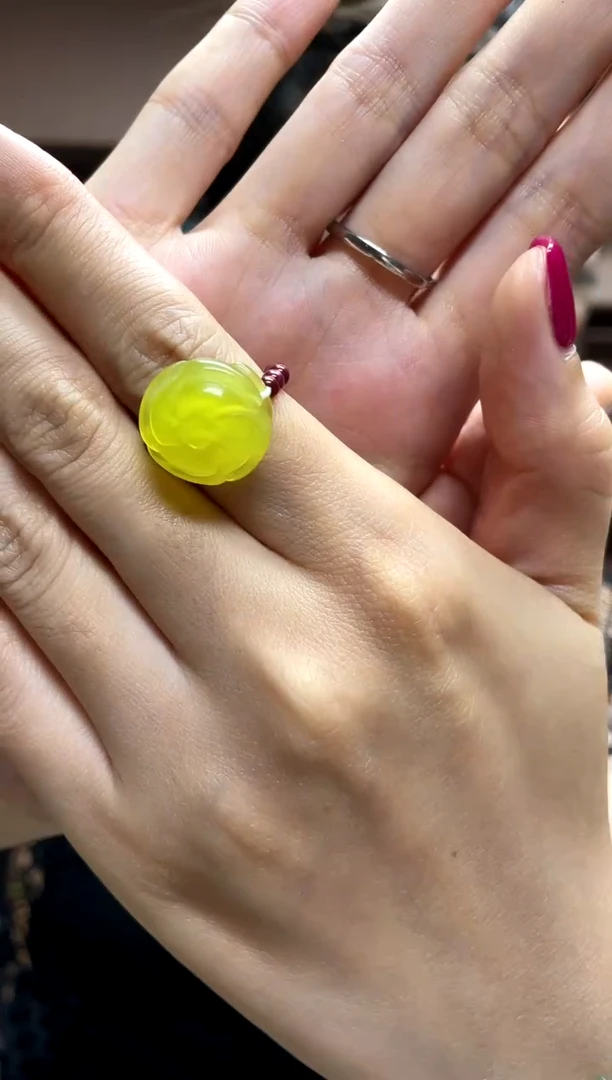 岫玉未镶嵌戒指多样性发货发其中之一