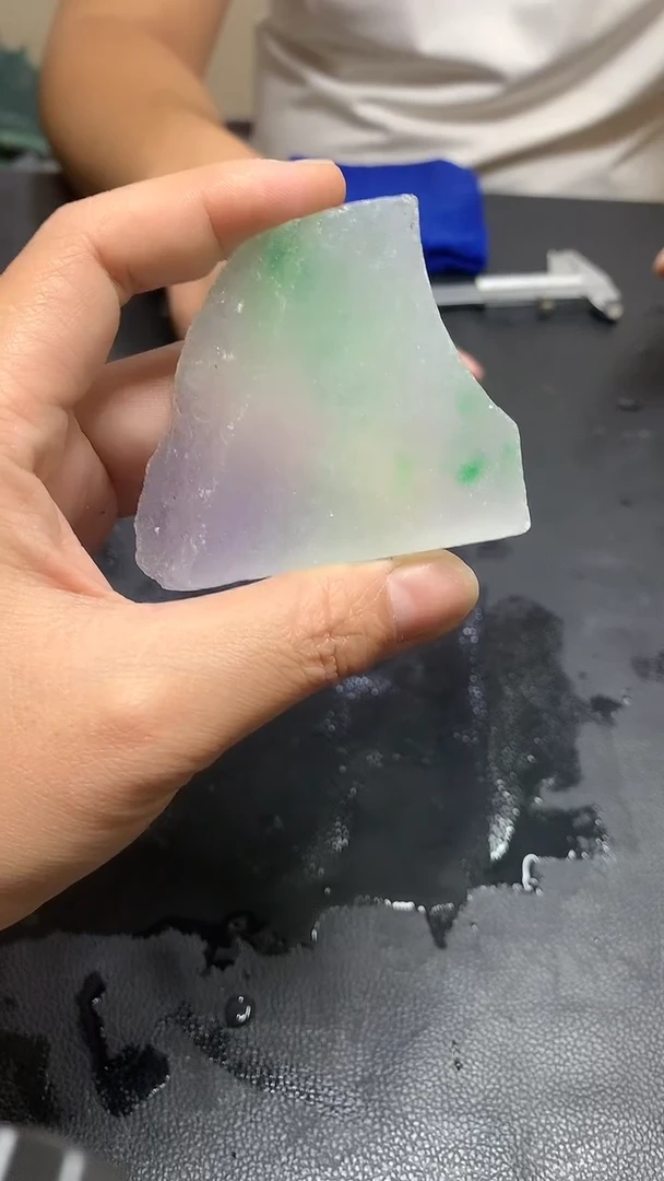 玉冰春彩边角毛胚