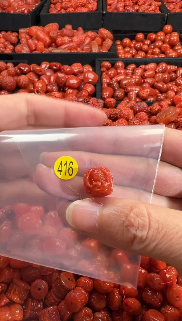 颈饰未镶嵌南红玛瑙1