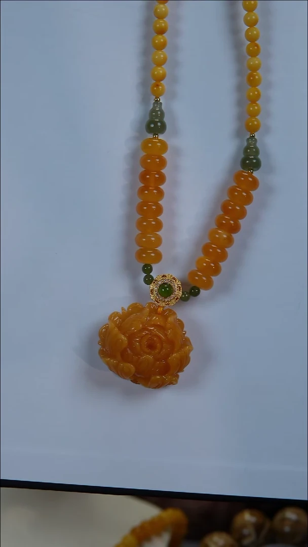 蜜蜡颈饰未镶嵌缅甸天然蜜蜡牡丹花设计款吊坠项链