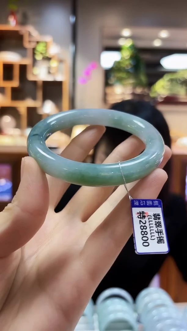 【闪购商品】翡翠颈饰未镶嵌57.3手镯