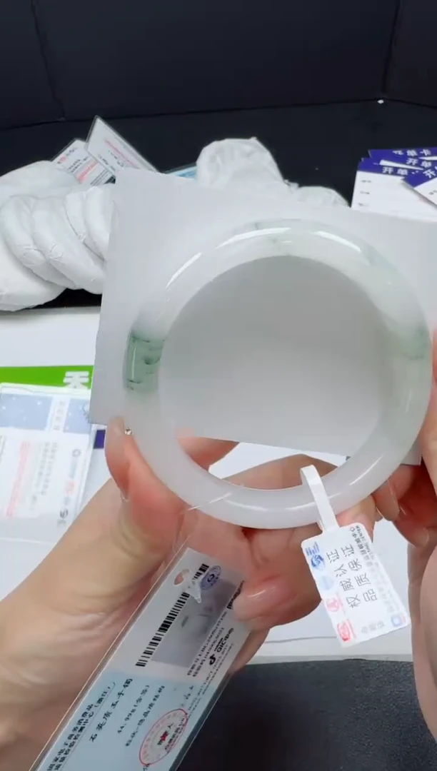 未镶嵌手镯石英质玉034-