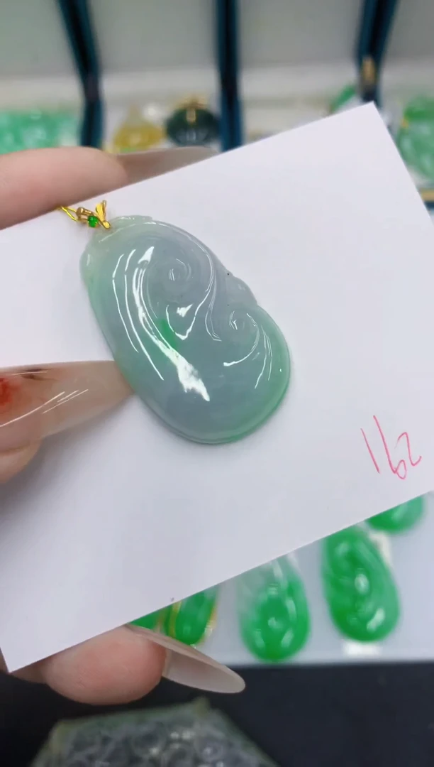 颈饰18K金镶嵌翡翠111111