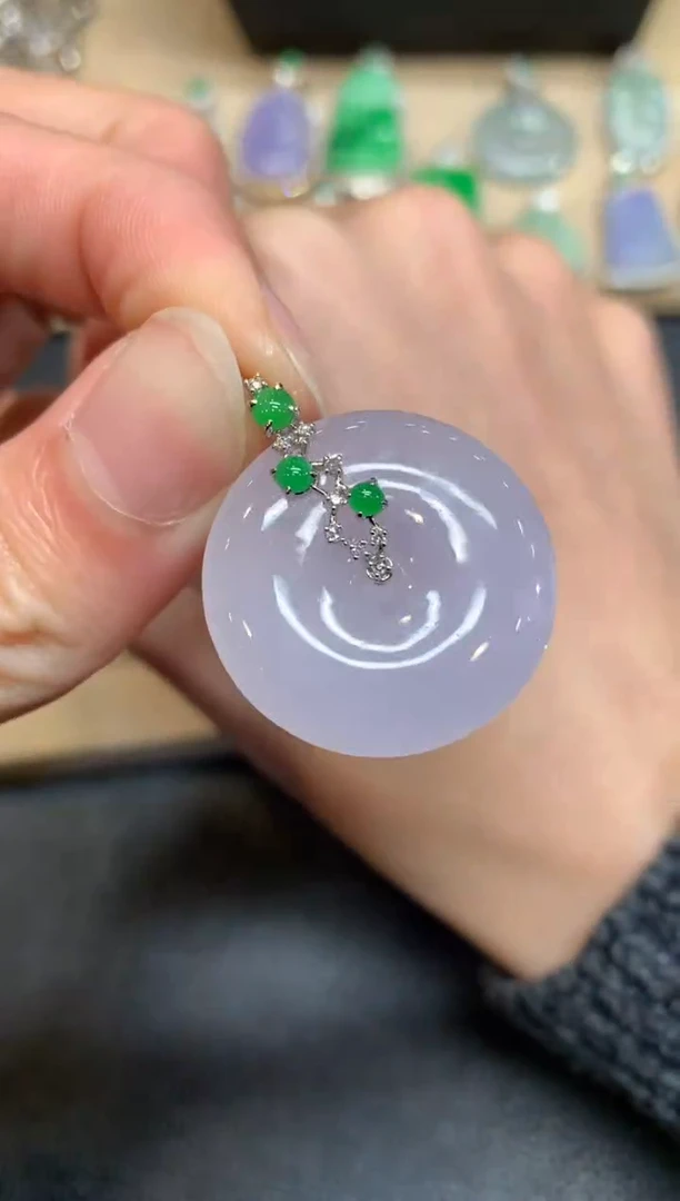 【闪购商品】翡翠颈饰18K金镶嵌平安扣【无服务费】