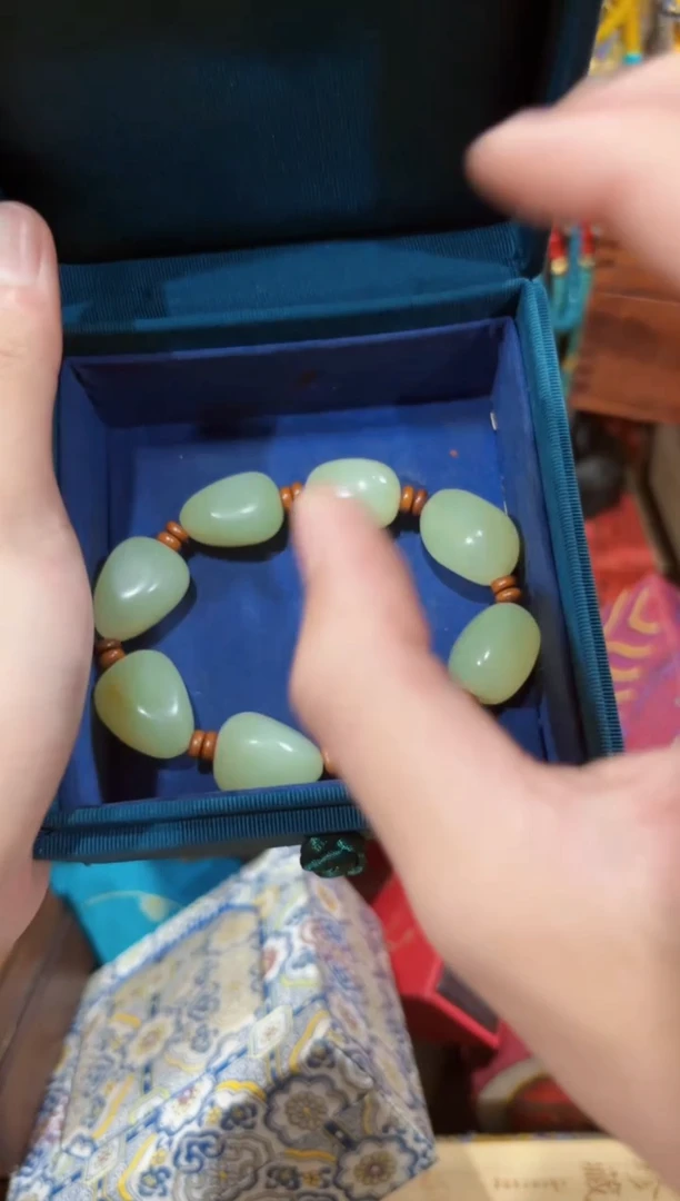 和田玉未镶嵌挂件------------------