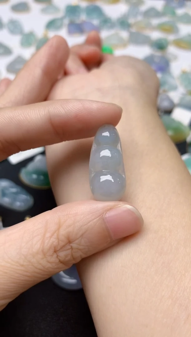 翡翠未镶嵌颈饰天然缅甸A货翡翠