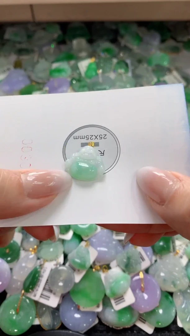 颈饰18K金镶嵌翡翠1111111111111111