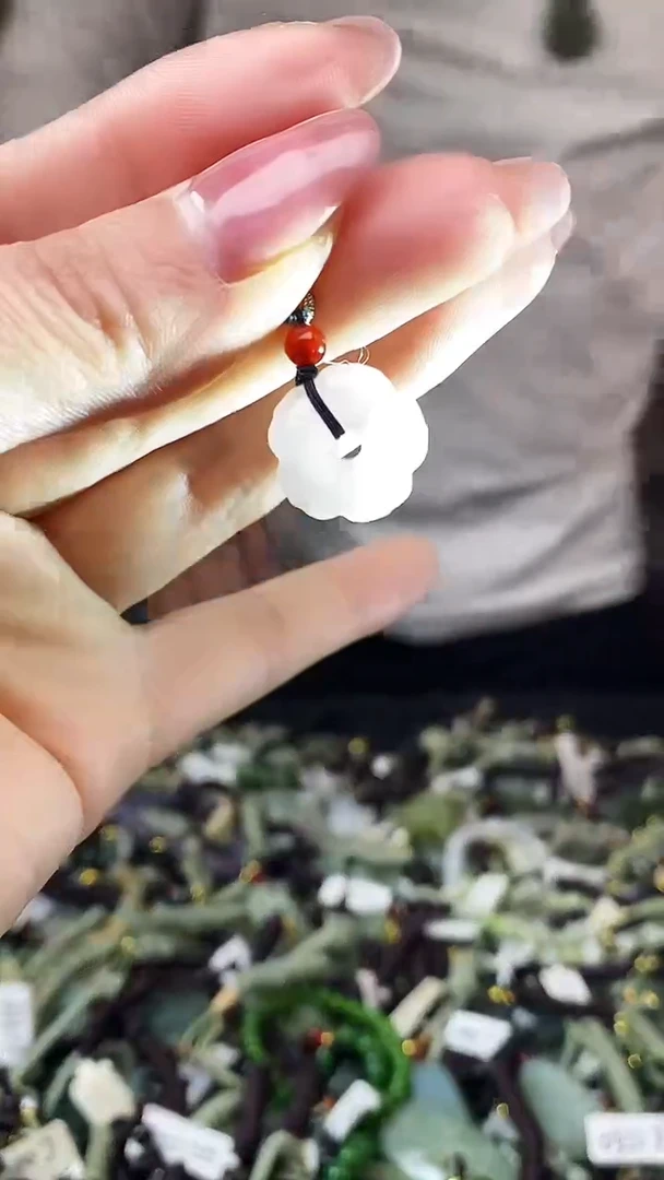 颈饰未镶嵌和田玉多样性发货，拍一发一