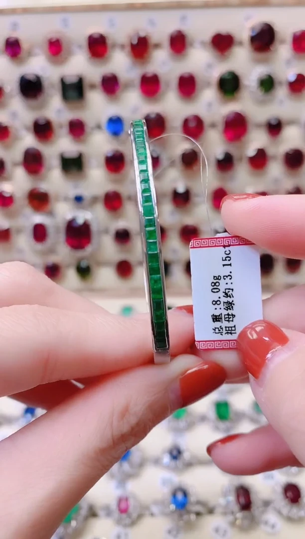 18K金镶嵌手镯祖母绿1