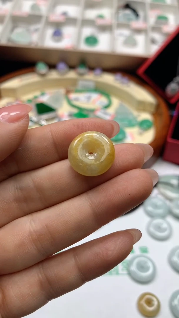 【闪购商品】翡翠吊坠(不含链)未镶嵌吊坠