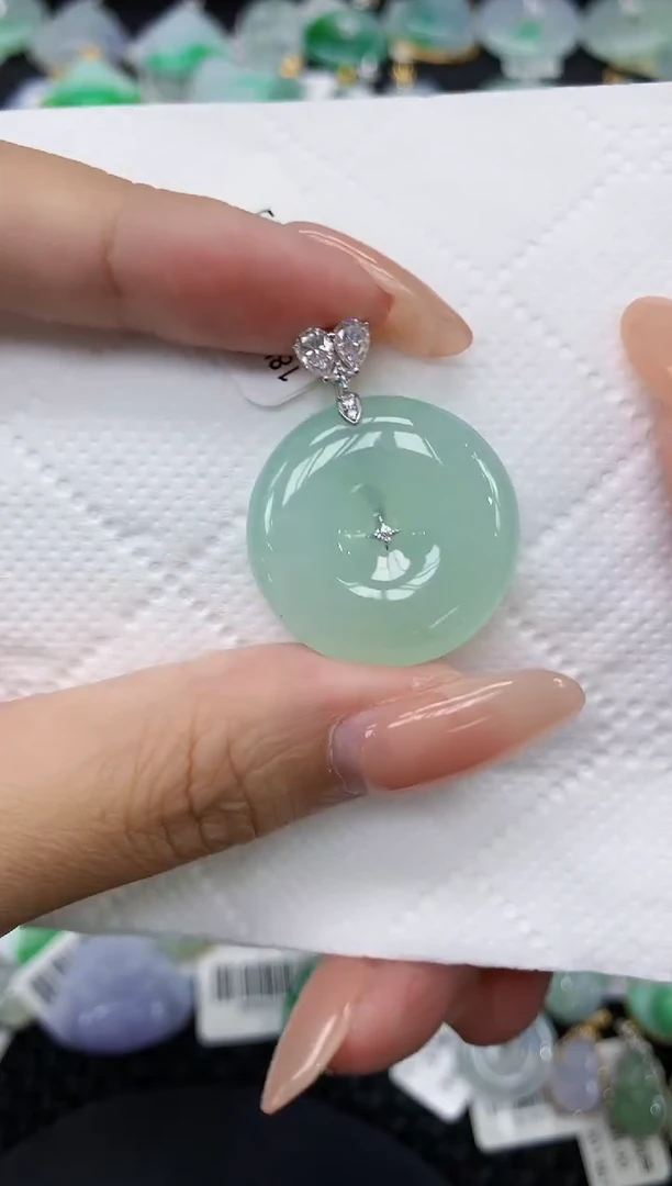 颈饰18K金镶嵌翡翠11111111111